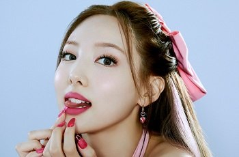 Bạn tình của Nayeon TWICE bị lộ video nhạy cảm