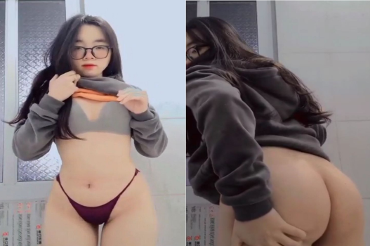 Nàng kính cận sexy trong màn thoát y quyến rũ