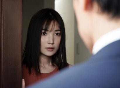Thầy giáo bỉ ổi lại tiếp tục cưỡng hiếp nữ sinh mà anh ta đã đến với mười năm trước