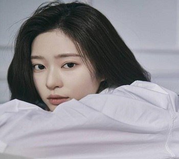 Trong video nóng bỏng mới, Minju quyến rũ từng phút giây